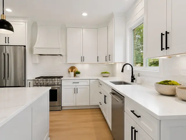 Luxury L-shaped kitchen